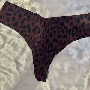 VS XL Leopard Print Thong